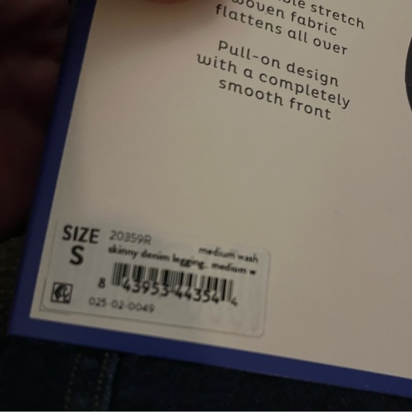 Assets by Spanx Denim Jean Skinny Leggings Size Small NWT - Picture 5 of 5